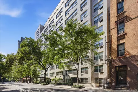 310 E 70th St #5C, New York, NY 10021