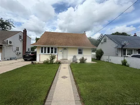 1556 Adams St, Elmont, NY 11003