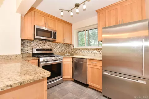 111-05 66th Ave #2A, Forest Hills, NY 11375