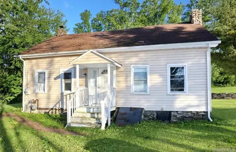 1 Klingher Ct, Ramapo, NY 10970