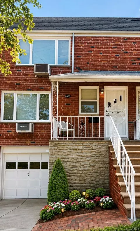 6669 73rd Pl, Middle Village, NY 11379