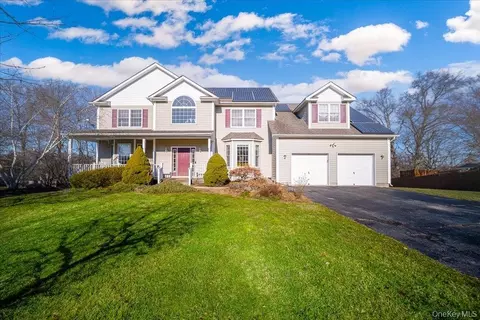 3 Grand View Ter, Chester, NY 10918