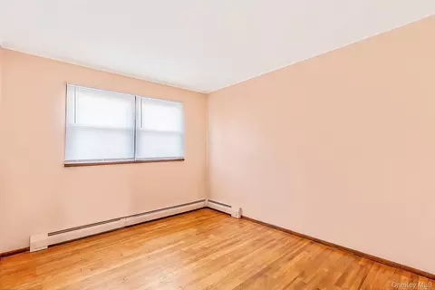 Bedroom - 26 Wilstan Ave, Patchogue, NY 11772 photo 7 of 10