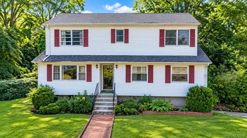 2 Custom Ln, Port Jefferson Station, NY 11776