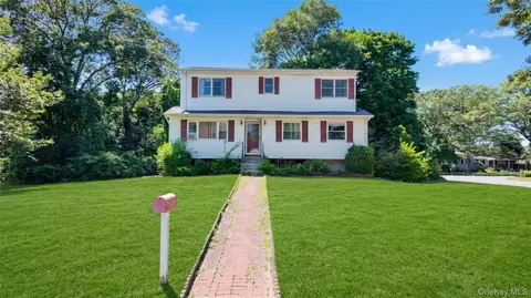 2 Custom Ln, Port Jefferson Station, NY 11776