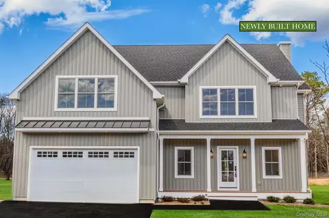 11 Colonels Path, Manorville, NY 11949
