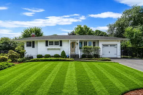 16 Jackson Ave, Centereach, NY 11720