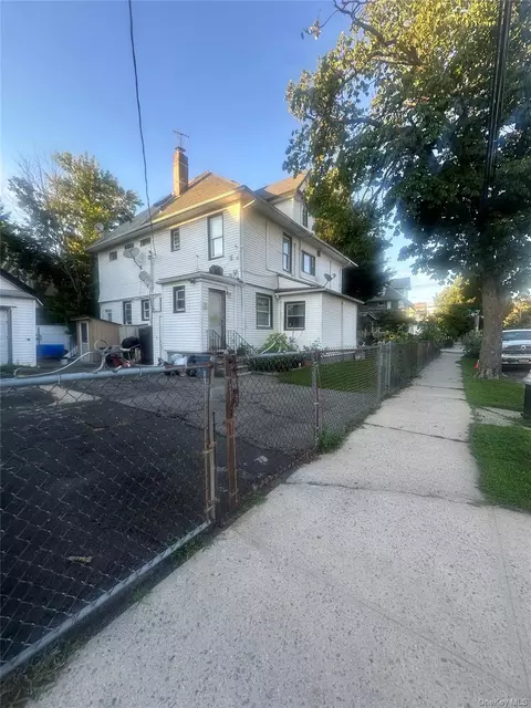 85-56 106th St, New York, NY 11418