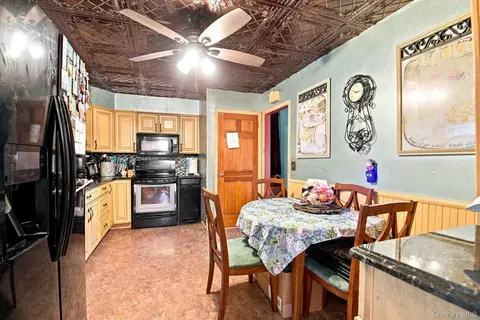 Kitchen - 26 Monroe Dr, Poughkeepsie, NY 12601 photo 2 of 5