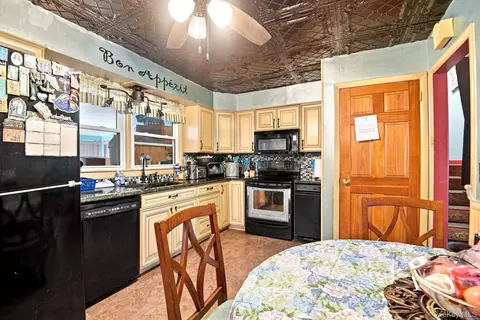 Kitchen - 26 Monroe Dr, Poughkeepsie, NY 12601 photo 3 of 5
