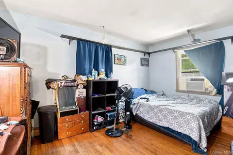 Bedroom - 26 Monroe Dr, Poughkeepsie, NY 12601 photo 1 of 2