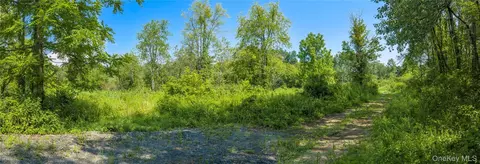 111 South St, Lloyd, NY 12528
