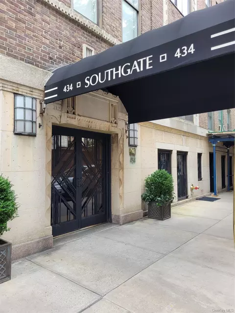 434 E 52 St #9A, New York, NY 10022
