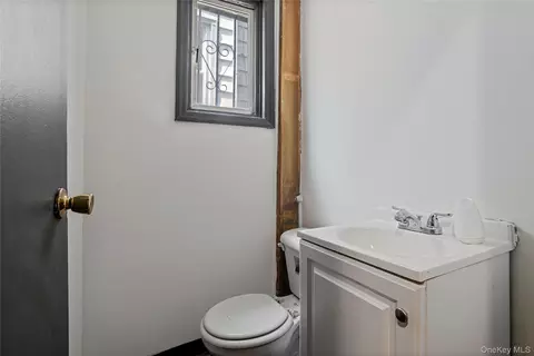 Bath - 629 E 183rd St, New York, NY 10458 photo 1 of 3