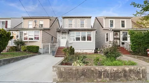 9023 207 St, New York, NY 11428