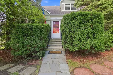 26 Reynolds Pl, Scarsdale, NY 10583
