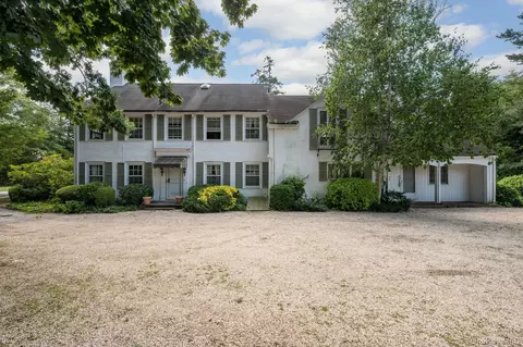 257 Adams Ln, Hewlett, NY 11557