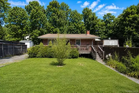 Exterior - 7 Brayton Rd, Kent, NY 10512 photo 4 of 12