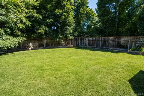 Exterior - 7 Brayton Rd, Kent, NY 10512 photo 10 of 12