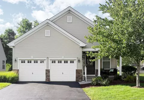65 Jasmine Dr, Middletown, NY 10940