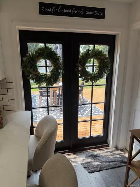 Entry Way - 29 Rolling Hills Dr, Ridge, NY 11961 photo 4 of 4