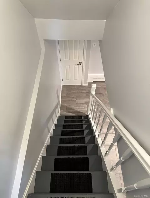 Entry Way - 29 Rolling Hills Dr, Ridge, NY 11961 photo 3 of 4