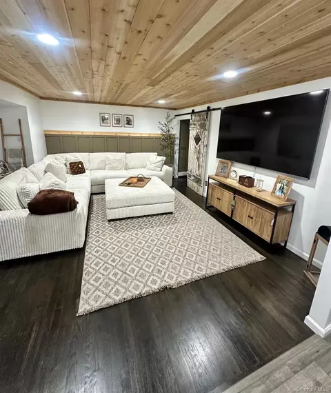 Living - 29 Rolling Hills Dr, Ridge, NY 11961 photo 2 of 3