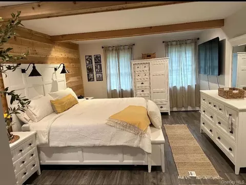 Bedroom - 29 Rolling Hills Dr, Ridge, NY 11961 photo 1 of 4