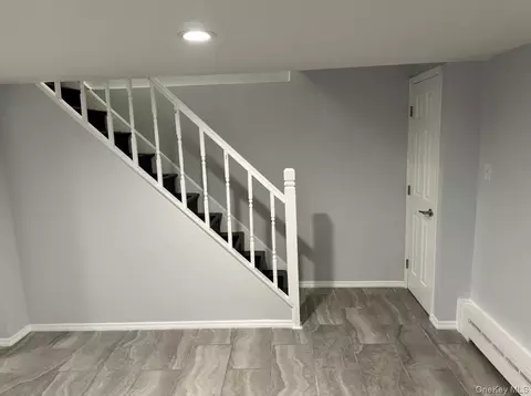 Entry Way - 29 Rolling Hills Dr, Ridge, NY 11961 photo 2 of 4