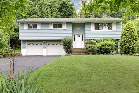 5 Fairfield Ter, Clarkstown, NY 10994