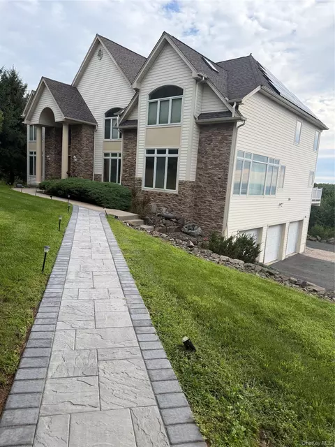 107 Overlook Rd, Ramapo, NY 10970