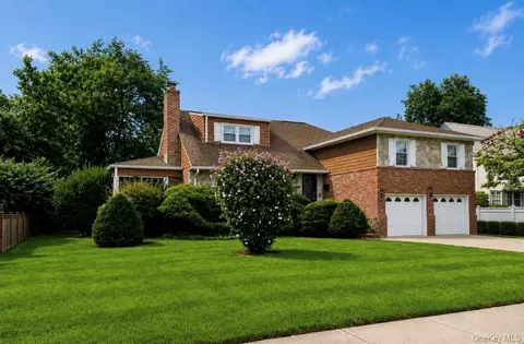 288 Brower Ave, Rockville Centre, NY 11570
