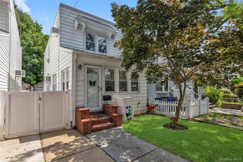 33-19 203rd St, New York, NY 11361