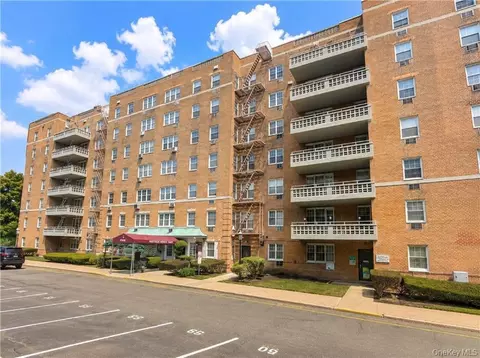 84-39 153rd Ave #6B, Howard Beach, NY 11414
