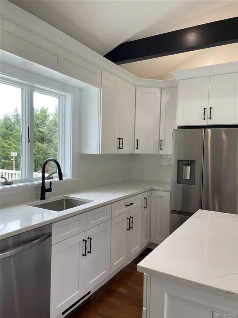 149 Jackson St, Fishkill, NY 12524 photo 4