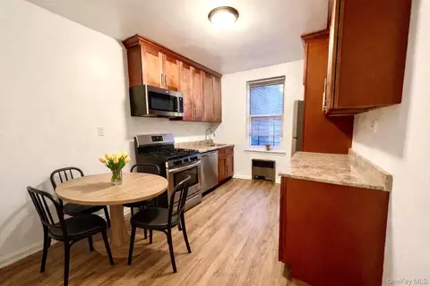 2080 Barnes Ave #5B, New York, NY 10462