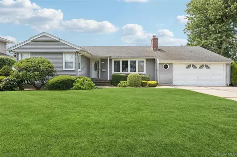 279 E Shore Dr, Massapequa, NY 11758