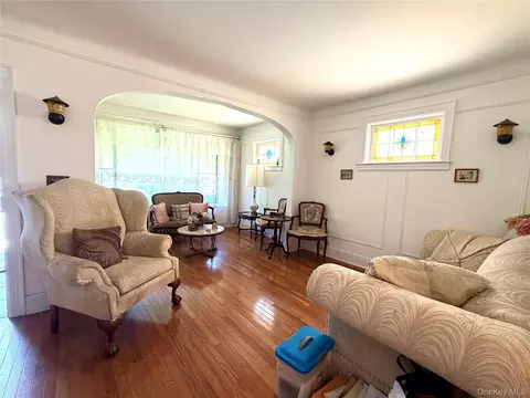59-41 161st St, New York, NY 11365