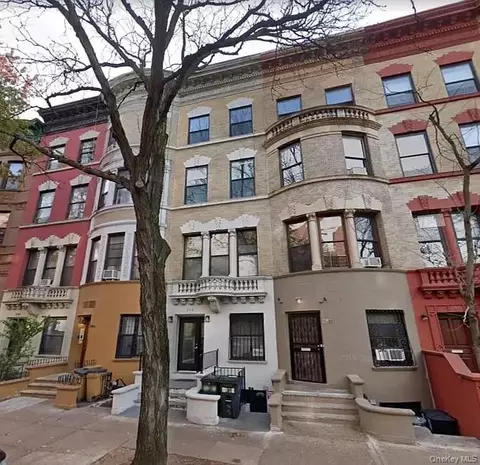 286 W 137th St, New York, NY 10030