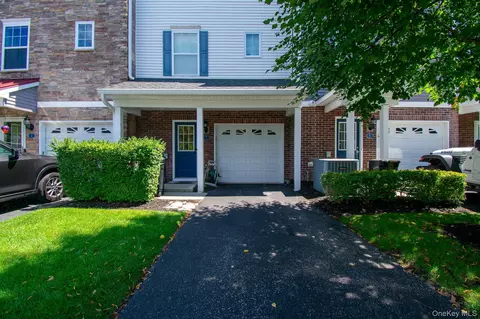 Exterior - 7 Lager Ln #7, Patchogue, NY 11772 photo 3 of 4