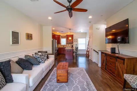 Entry Way - 7 Lager Ln #7, Patchogue, NY 11772 photo 2 of 4