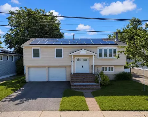 4065 Broadway, Island Park, NY 11558