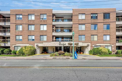 376 Central Ave #2N, Lawrence, NY 11559