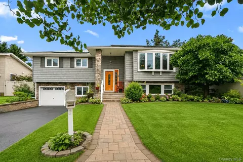 2440 Wallen Ln, North Bellmore, NY 11710