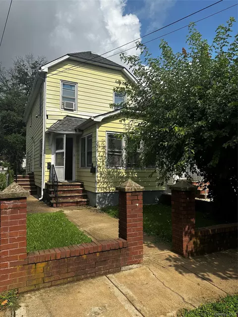 11824 219th St, New York, NY 11411
