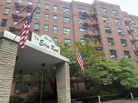 84-01 Main St #618, Jamaica, NY 11435