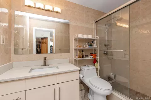 Bath - 10-10 166 St #6D, New York, NY 11357 photo 1 of 1