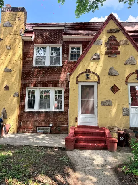 4709 188th St, Flushing, NY 11358