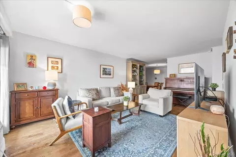 5700 Arlington Ave #18V, New York, NY 10471