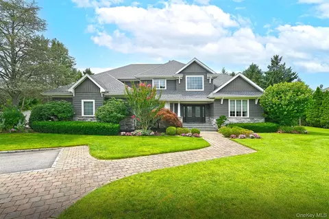 23 Jagger Ct, Melville, NY 11747